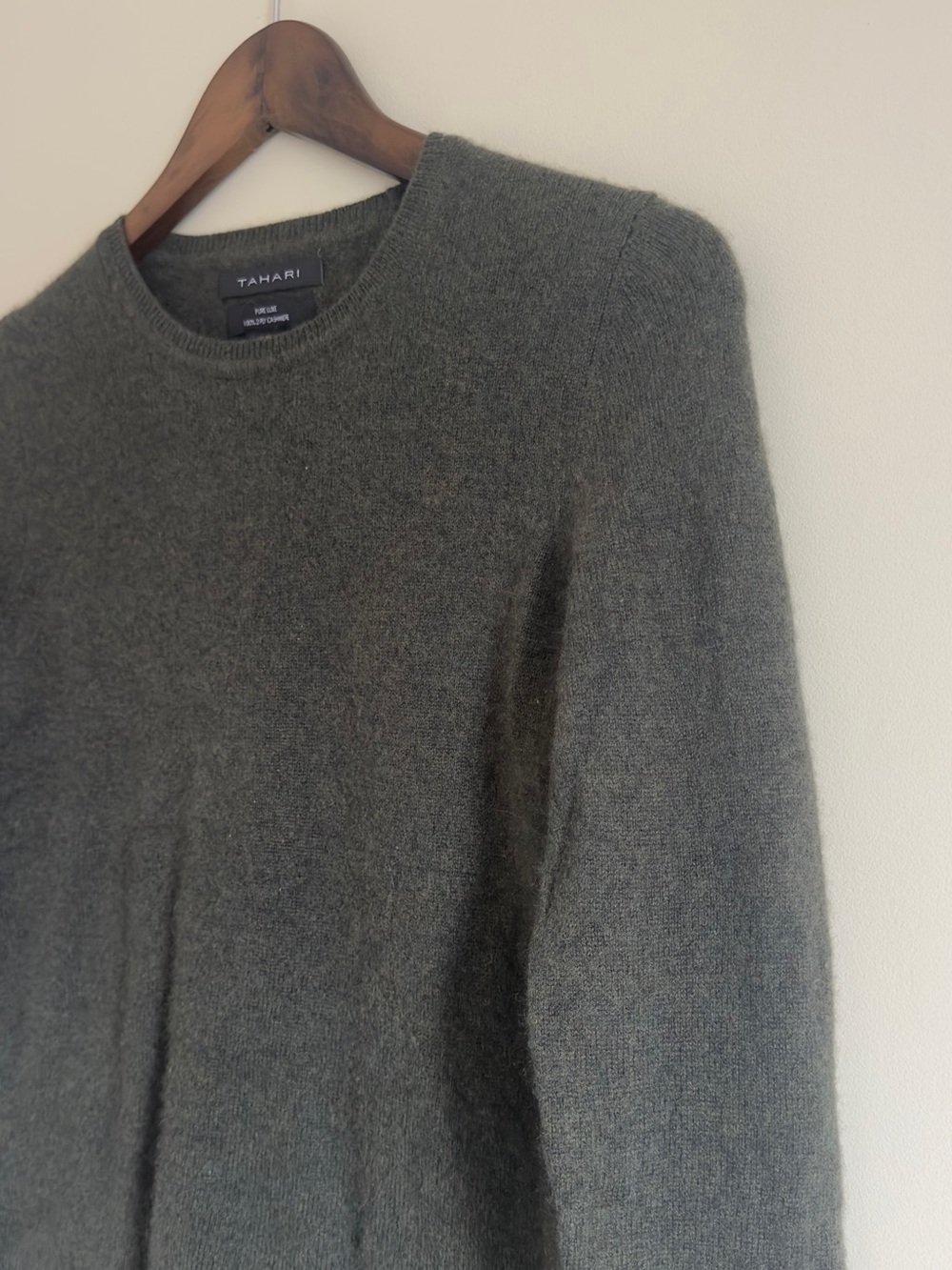 100% 2-Ply Cashmere Crewneck Sweater in Olive Green